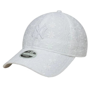 FEMALE BRODERIE 9TWENTY® NEW YORK YANKEES - Cappellino con Visiera Bianco<BR/><BR/><BR/><BR/> 60667498 WHI NEW ERA 