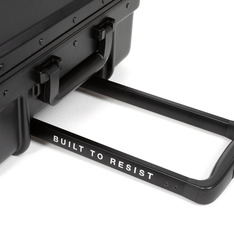 Resist'R Case M Black - Valigia Trolley Nera EK0A5BJF0081 . EASTPAK 