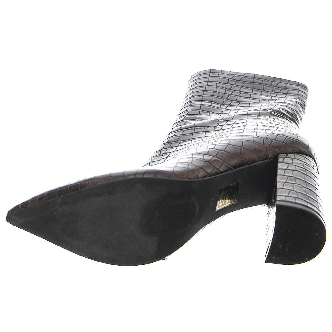  9918-320  JEFFREY CAMPBELL 