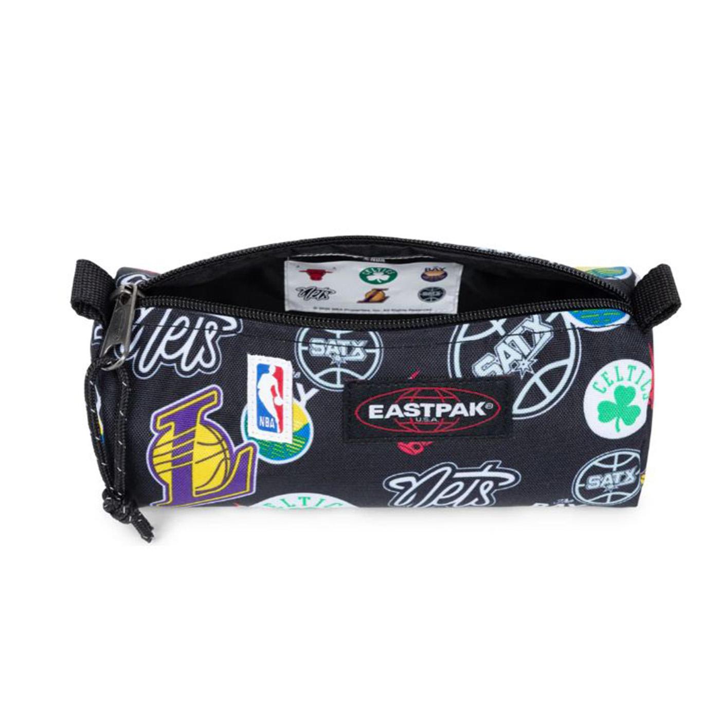 Benchmark Single - Astuccio NBA Team Pattern Multicolore EK000372 5Z61 EASTPAK 