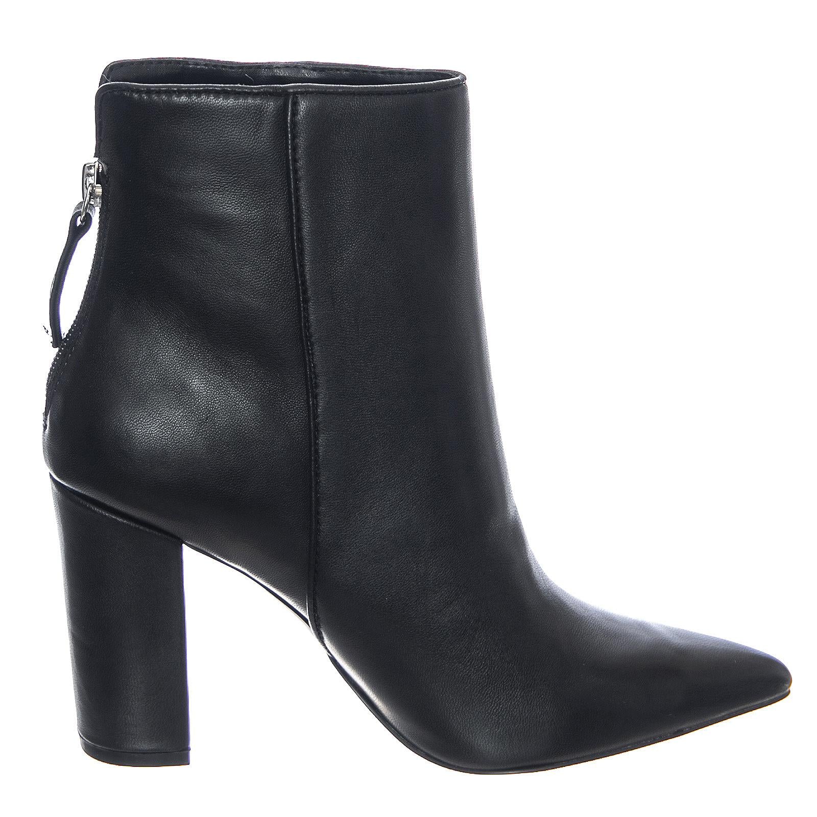 SMSRENN-BLKL  STEVE MADDEN 