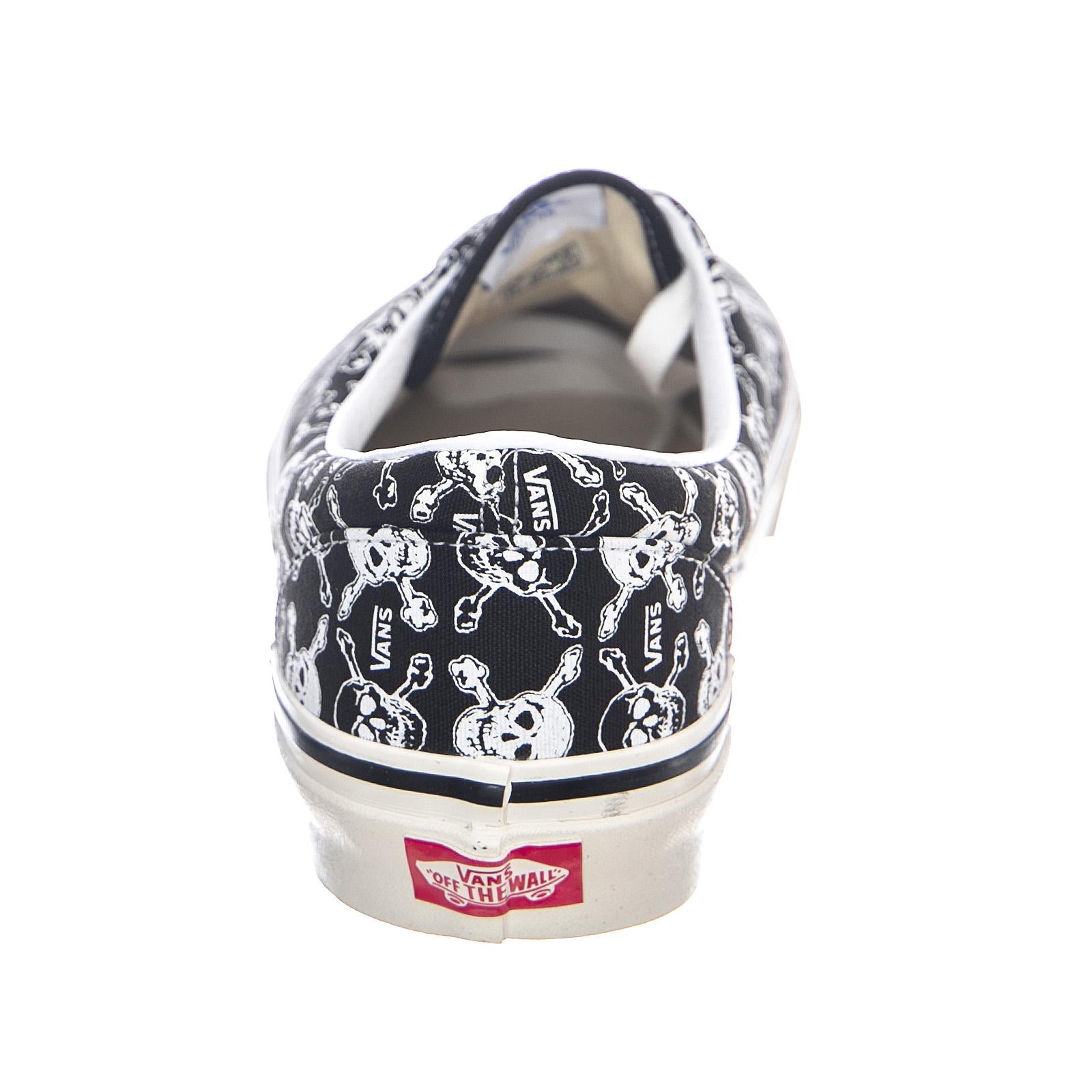  VN0A2RR1X7Y1  VANS 