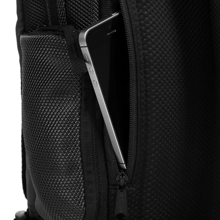 Tecum M Cnnct Coat - Zaino Nero EK00091D80W1  EASTPAK 